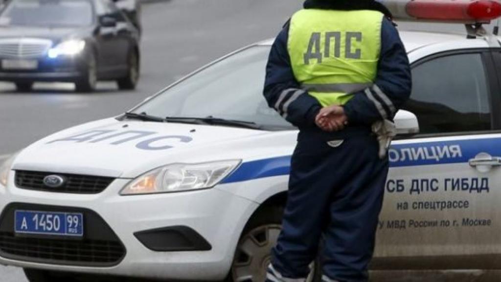 Polícia de trânsito na estrada