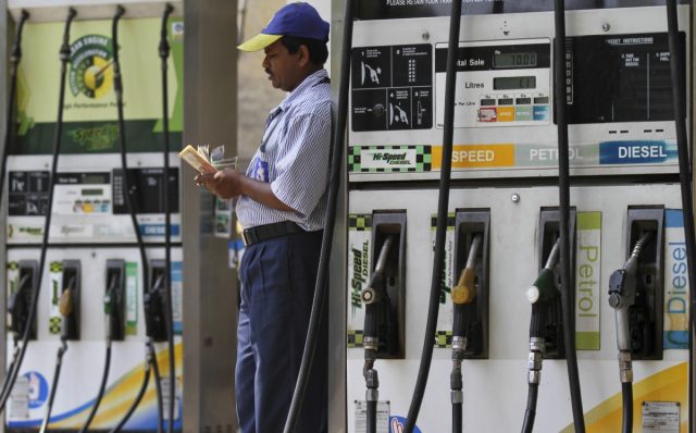 Was tun, wenn an einer Tankstelle eine Waffe abgerissen wird?