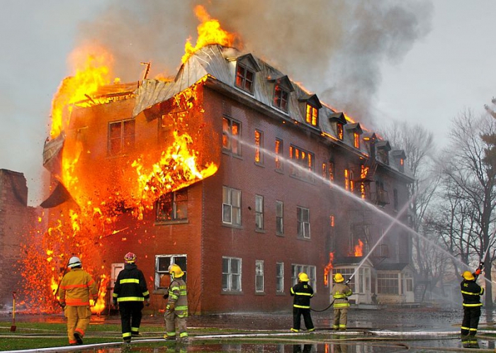 Brandschädigende Faktoren sind