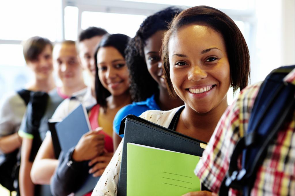 Colegas de classe na escola