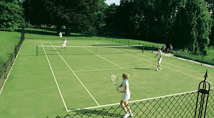 die Kosten für den Bau eines Tennisplatzes