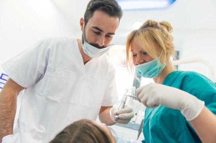 descrição do trabalho de um cirurgião dentista