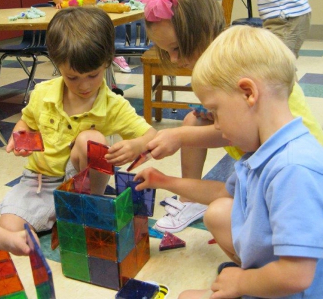  charakteristisch für ein Kind aus dem Kindergarten