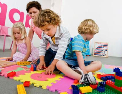 Charakterisierung eines Kindes im Kindergarten