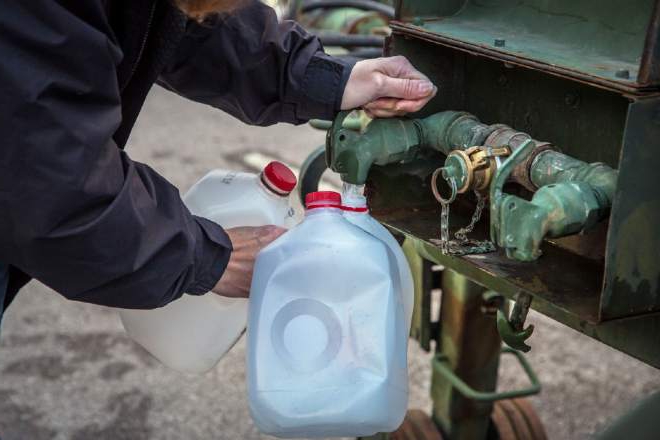 como pagar por água fria no balcão em Omsk