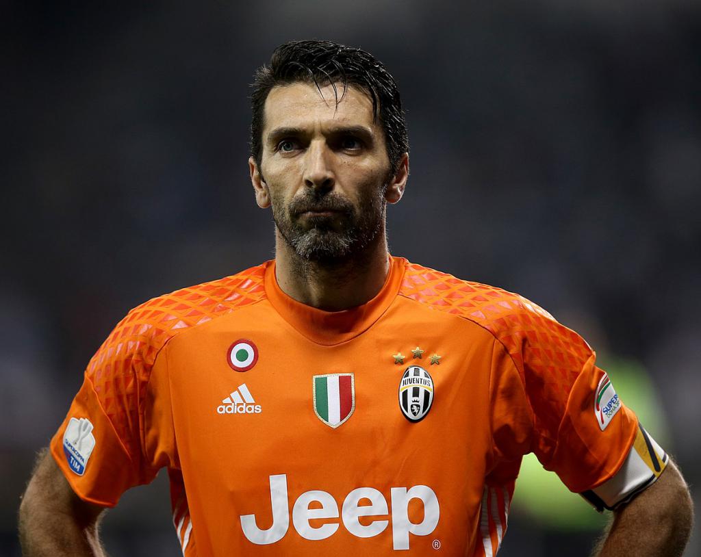 Honrado veterano de esportes Gianluigi Buffon