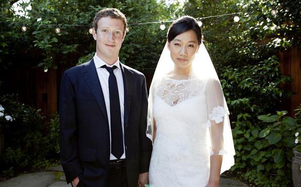 Mark Zuckerberg com sua esposa