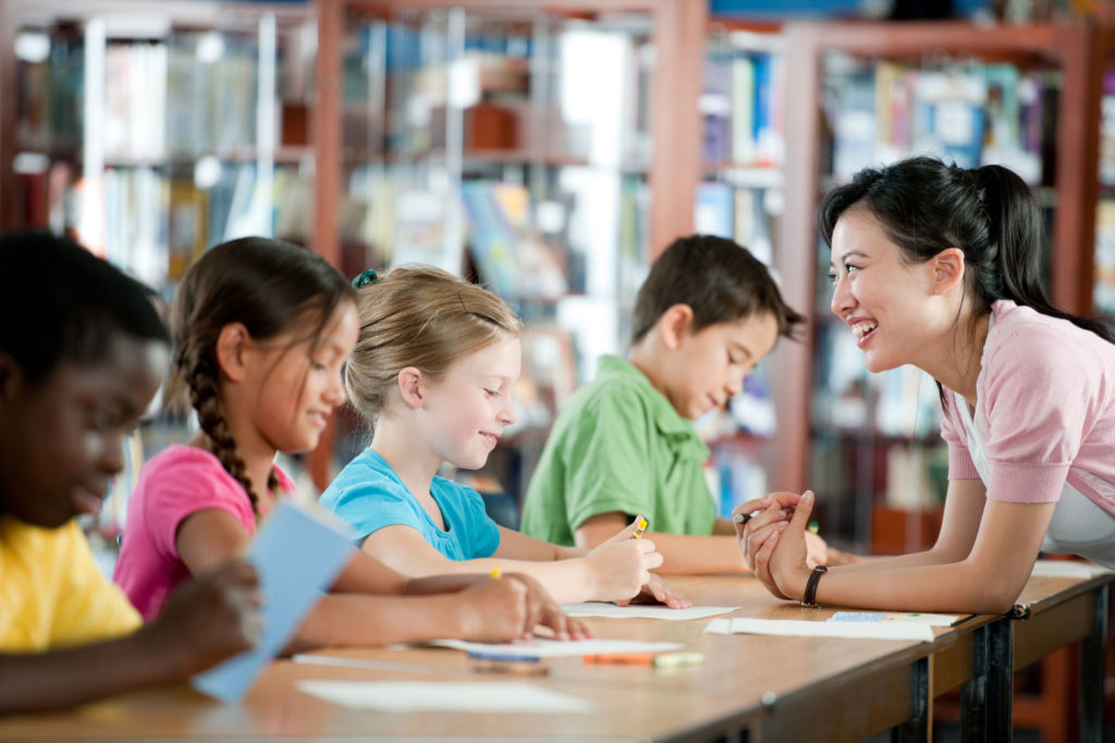 O que faz um educador social