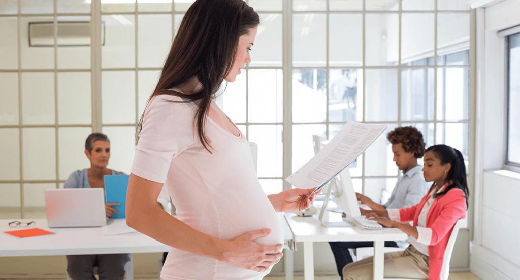 mulher na troca de trabalho