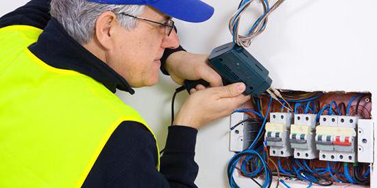 instrução de produção típica para um eletricista