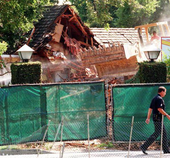 Permissão para demolir uma casa particular