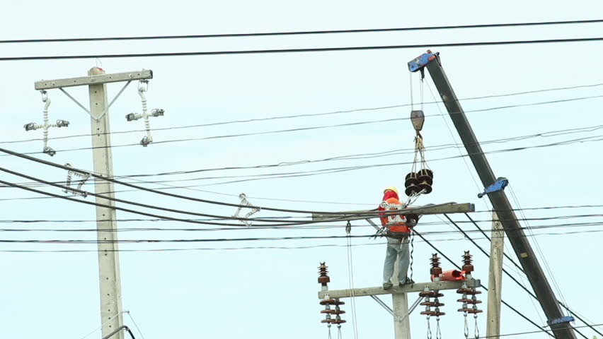 Trabalhar nas linhas de energia aéreas