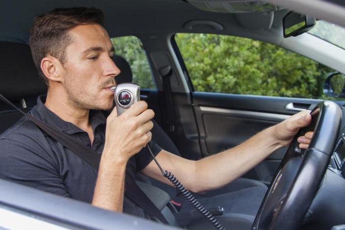 Qual é a taxa permissível de álcool no sangue durante a condução