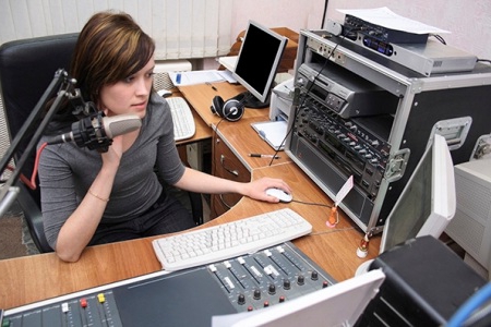 como organizar uma estação de rádio