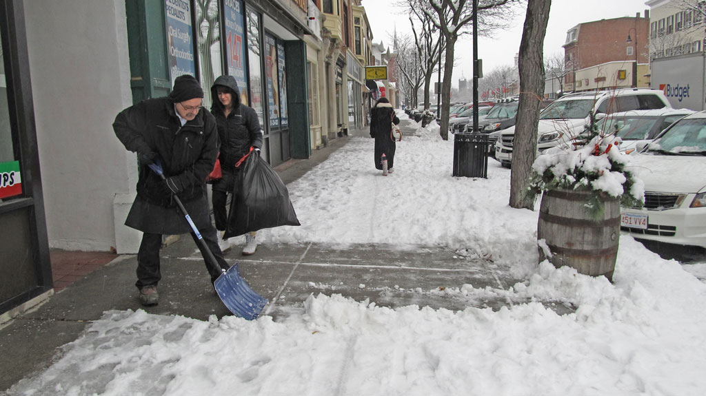 Normen Reinigung des Hausgebietes im Winter