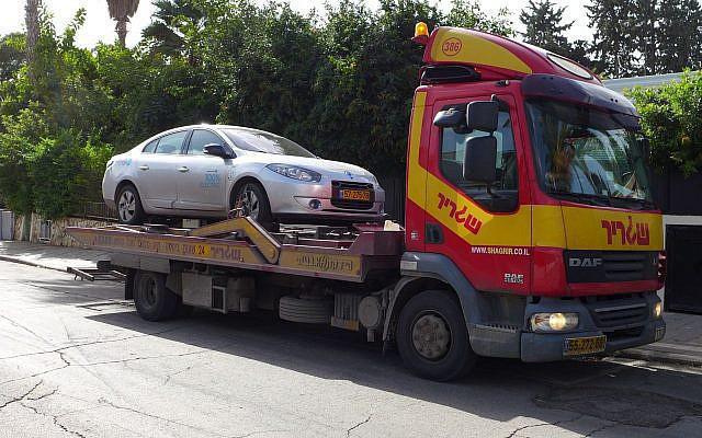 blockiert das Auto im Hof, was Moskau zu tun hat