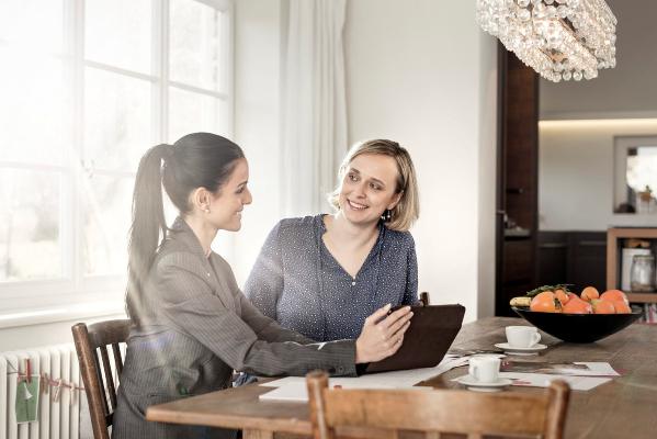 Wie hoch sind die Zinsen, die Makler für den Verkauf einer Wohnung verlangen?